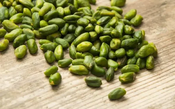 خرید مغز پسته دو پوست برای قنادی