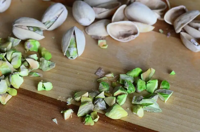خرید گرانول پسته برای قنادی