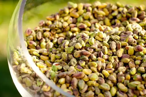 مناسب ترین قیمت مغز پسته دندانه