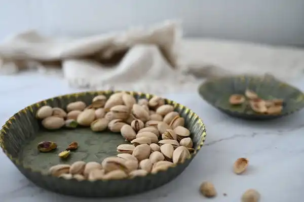 خرید مغز پسته دو پوست برای قنادی