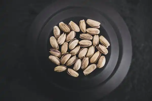 خرید مغز پسته دندانه سبز رنگ و پاک شده