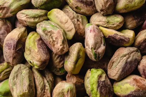 خرید لپه مغز پسته ارزان برای قنادی